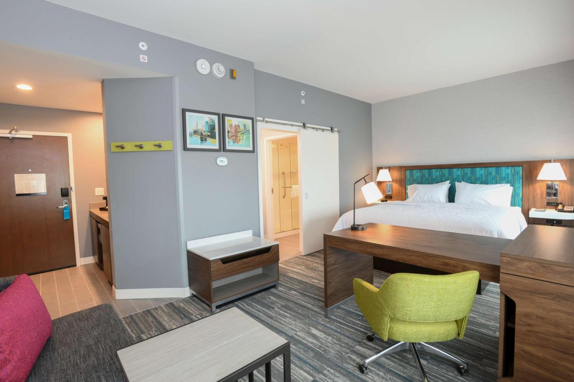 Hampton Inn & Suites Cincinnati Liberty Township West Chester Exterior photo