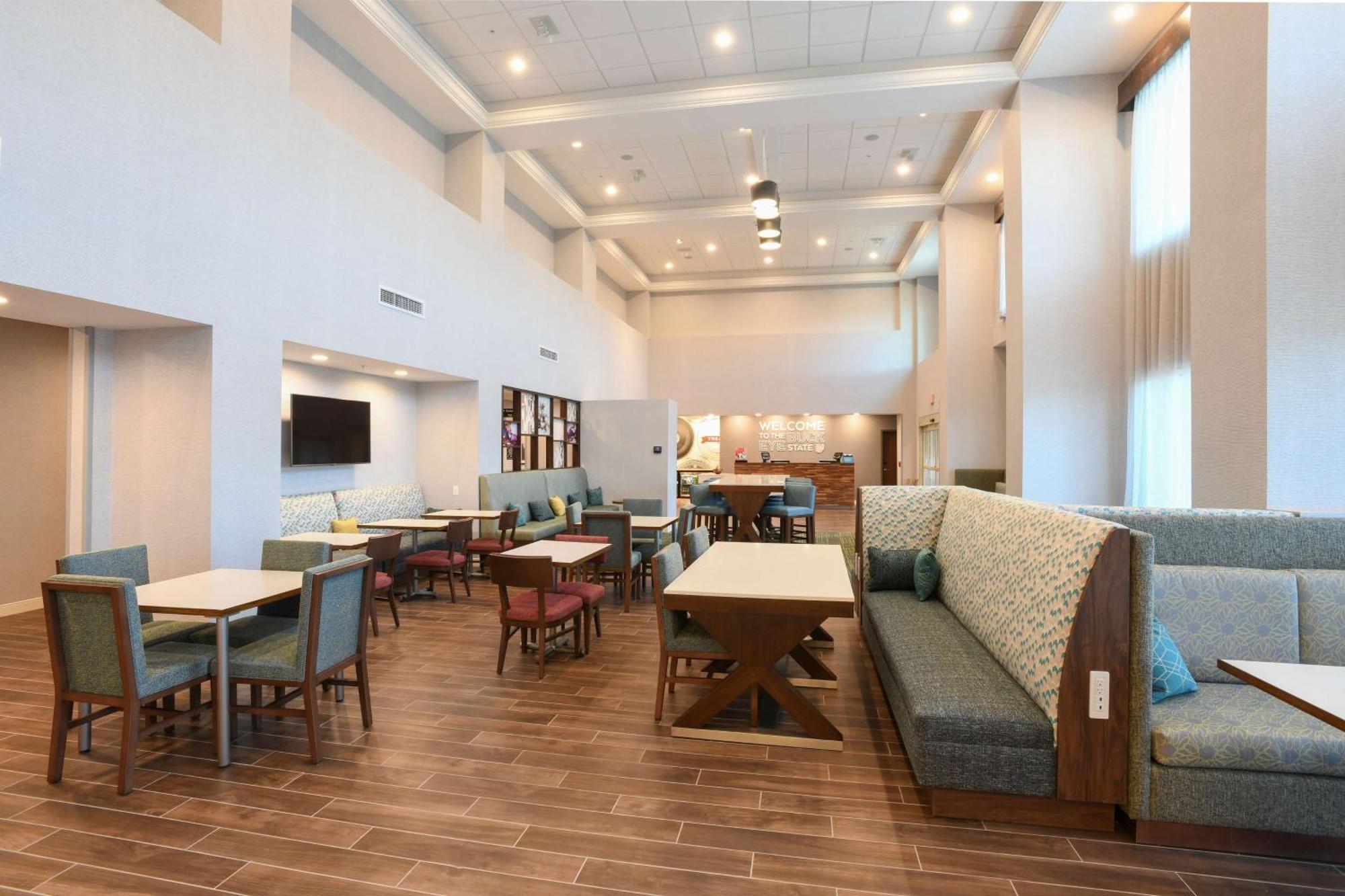 Hampton Inn & Suites Cincinnati Liberty Township West Chester Exterior photo